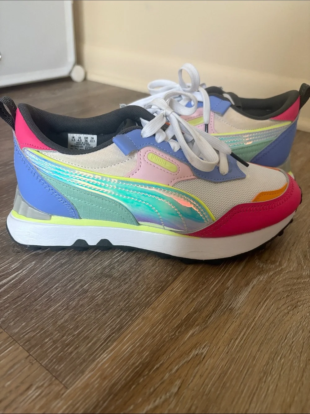Puma Women's White Iridescent Multicolor Sneakers